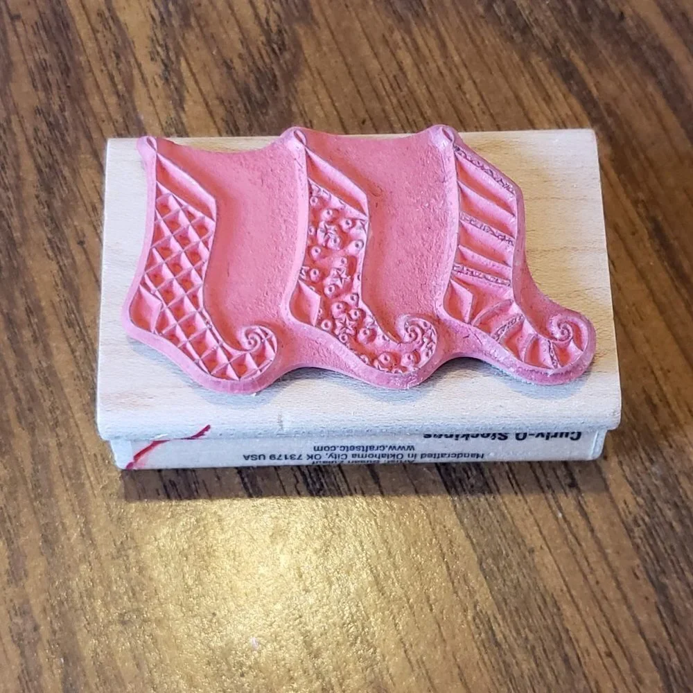 Brother Sister Studio Rubber Stamp Curley-Q Christmas Stockings ER1035